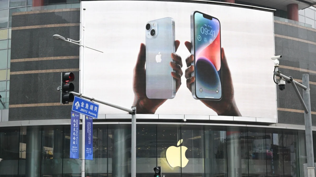 Apple iPhone Advertisements in China